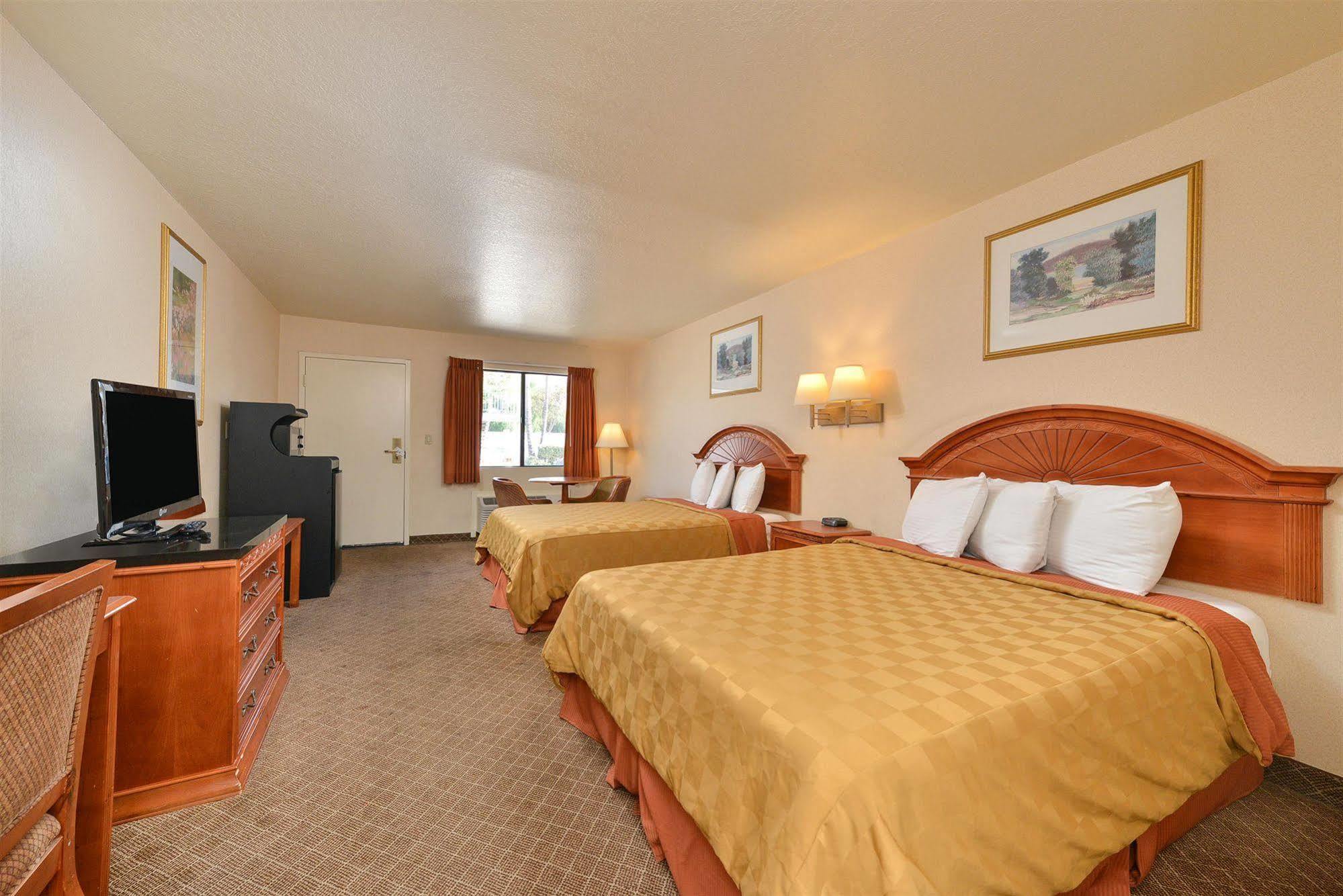 Menifee Inn Экстерьер фото