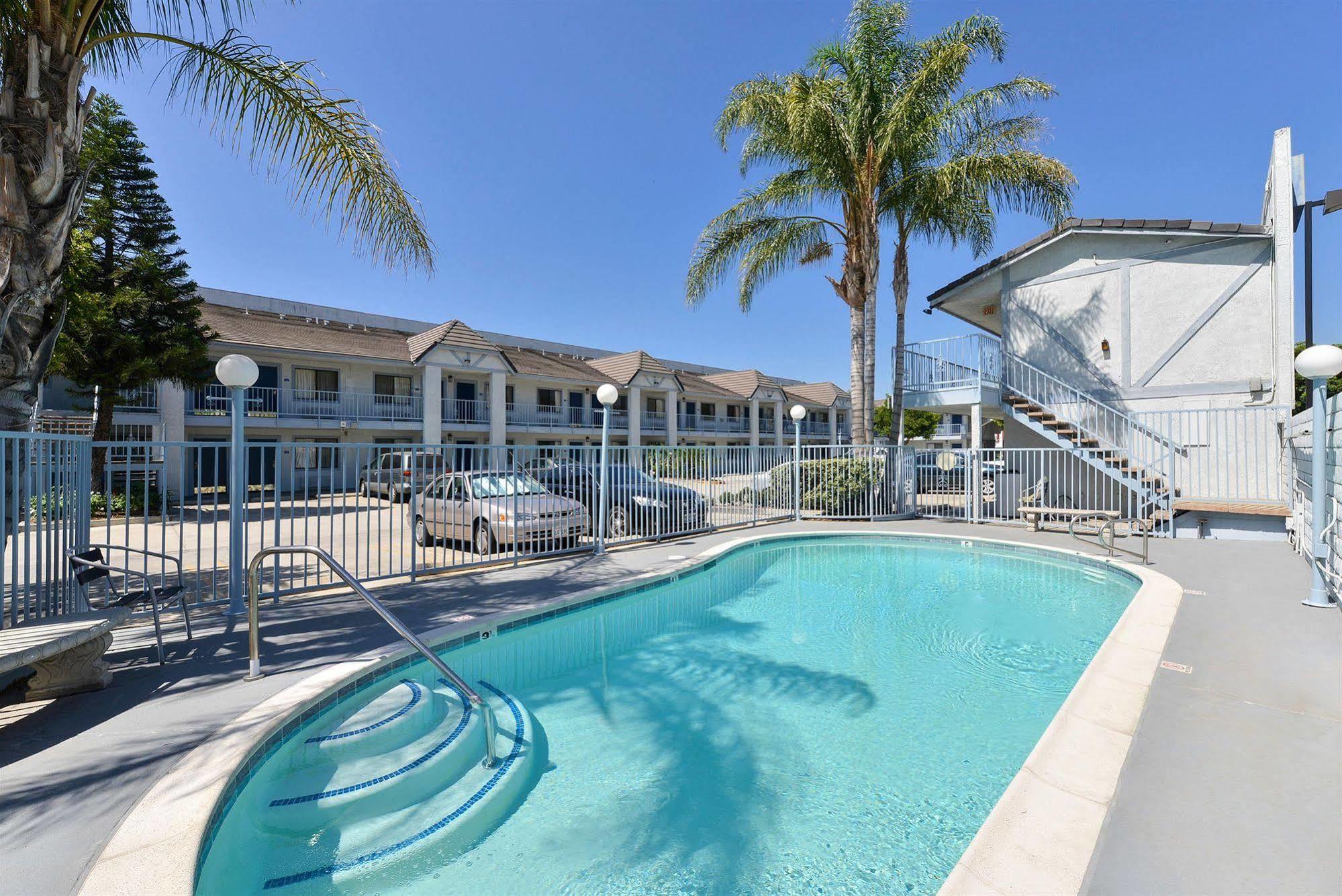 Menifee Inn Экстерьер фото