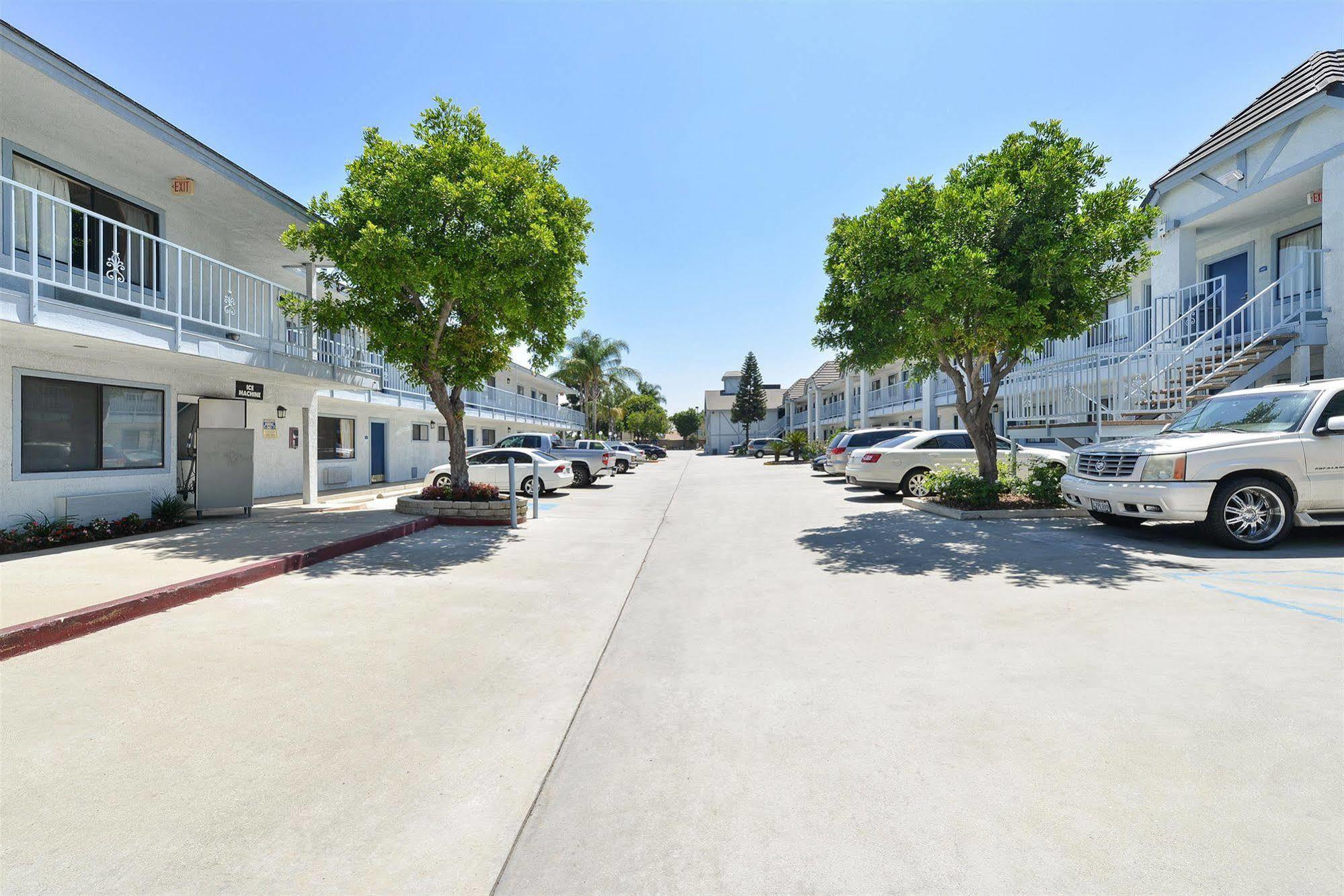 Menifee Inn Экстерьер фото