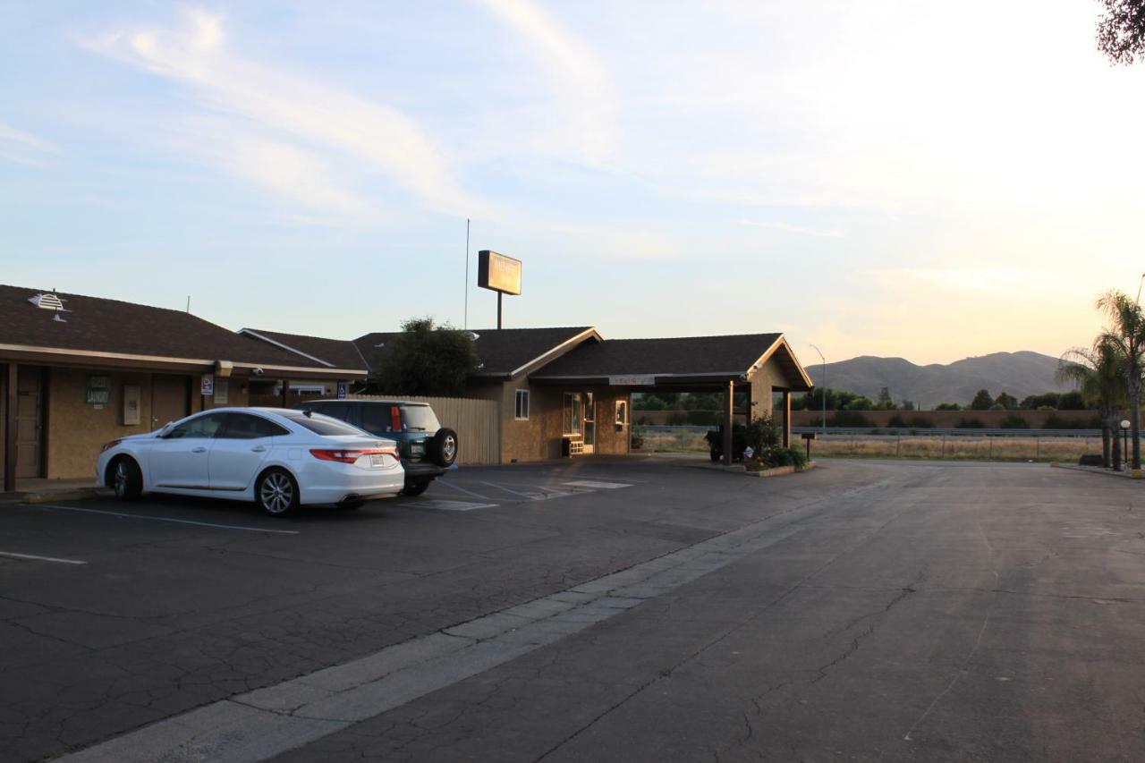 Menifee Inn Экстерьер фото