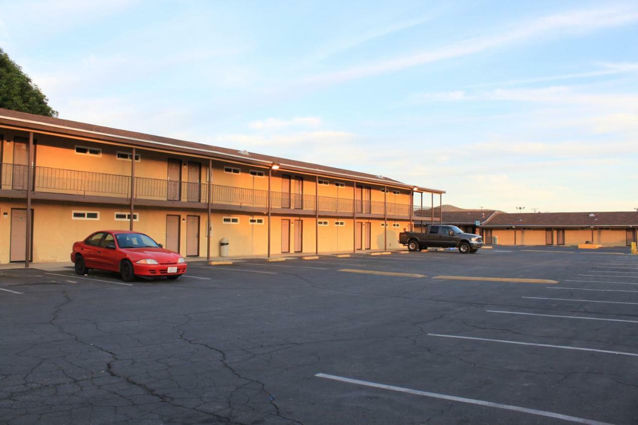 Menifee Inn Экстерьер фото